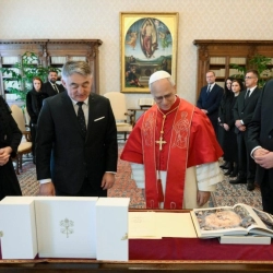 Upućen poziv papi Lavu XIV posjetiti BiH